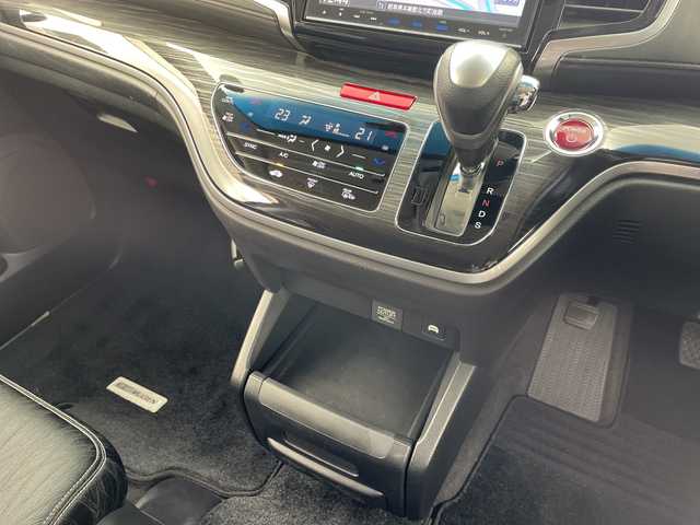 ホンダ オデッセイ ハイブリッド アブソルートセンシングEXパック 岐阜県 2016(平28)年 5.2万km ホワイトオーキッドパール 純正フリップダウンモニター/純正SDナビ/CD/DVD/SD/フルセグ/バックカメラ/ドライブレコーダー/ETC/ホンダセンシング/・衝突軽減ブレーキ/・車線維持支援システム/・アダプティブクルーズコントロール/ブラインドスポットモニター/両側パワースライドドア/オットマン/革巻きステアリング/ステアリングリモコン/LEDオートライト/純正フロアマット/ドアバイザー/プッシュスタート/純正17インチAW/スマートキー