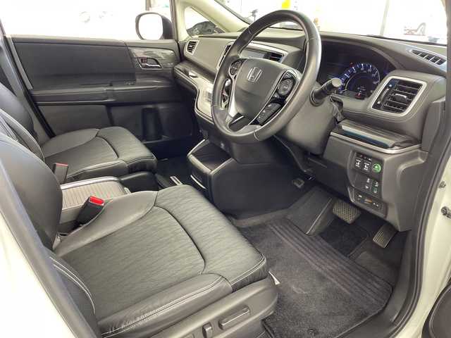 ホンダ オデッセイ ハイブリッド アブソルートセンシングEXパック 岐阜県 2016(平28)年 5.2万km ホワイトオーキッドパール 純正フリップダウンモニター/純正SDナビ/CD/DVD/SD/フルセグ/バックカメラ/ドライブレコーダー/ETC/ホンダセンシング/・衝突軽減ブレーキ/・車線維持支援システム/・アダプティブクルーズコントロール/ブラインドスポットモニター/両側パワースライドドア/オットマン/革巻きステアリング/ステアリングリモコン/LEDオートライト/純正フロアマット/ドアバイザー/プッシュスタート/純正17インチAW/スマートキー