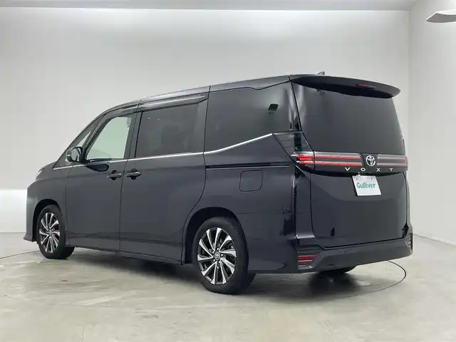 トヨタ ヴォクシー S－Z 埼玉県 2022(令4)年 1.1万km スパークリングブラックパールクリスタルシャイン 純正１０．５インチナビ　パノラミックビューモニター　ＢＳＭ　ＤＶＤ再生　ユニバーサルステップ　ビルトインＥＴＣ２．０　セーフティセンス　レーダークルーズコントロール　シートヒーター　ＬＥＤライト　ＴＶ