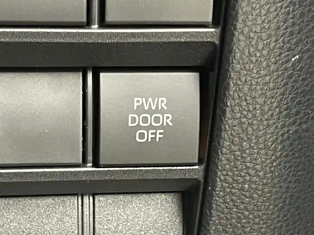 トヨタ ヴォクシー S－Z 埼玉県 2022(令4)年 1.1万km スパークリングブラックパールクリスタルシャイン 純正１０．５インチナビ　パノラミックビューモニター　ＢＳＭ　ＤＶＤ再生　ユニバーサルステップ　ビルトインＥＴＣ２．０　セーフティセンス　レーダークルーズコントロール　シートヒーター　ＬＥＤライト　ＴＶ