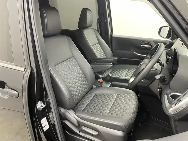 トヨタ ヴォクシー S－Z 埼玉県 2022(令4)年 1.1万km スパークリングブラックパールクリスタルシャイン 純正１０．５インチナビ　パノラミックビューモニター　ＢＳＭ　ＤＶＤ再生　ユニバーサルステップ　ビルトインＥＴＣ２．０　セーフティセンス　レーダークルーズコントロール　シートヒーター　ＬＥＤライト　ＴＶ