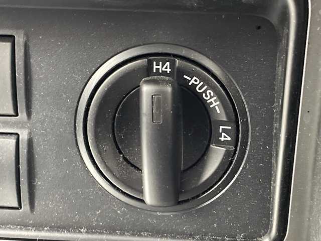 トヨタ ランドクルーザー プラド TX Lパッケージ マットブラED 群馬県 2023(令5)年 1.8万km ブラック サンルーフ　ルーフレール　純正9型ナビ　全周囲カメラ　純正ビルトインETC2.0 レザーシート　シートヒーター　エアーシート　パワーシート　ウッドコンビハンドル　アイドリングストップ　禁煙車