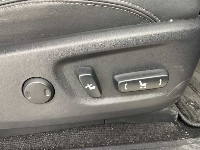 トヨタ ランドクルーザー プラド TX Lパッケージ マットブラED 群馬県 2023(令5)年 1.8万km ブラック サンルーフ　ルーフレール　純正9型ナビ　全周囲カメラ　純正ビルトインETC2.0 レザーシート　シートヒーター　エアーシート　パワーシート　ウッドコンビハンドル　アイドリングストップ　禁煙車