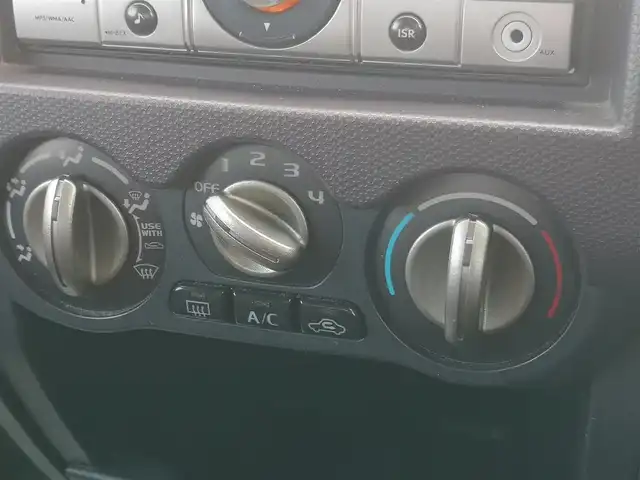 三菱 パジェロ ミニ エクシード 茨城県 2010(平22)年 5万km クールシルバーM/ラズベリーレッドP 純正チューナー/【ラジオ・CD・USB・AUX】/ルーフレール/ETC/４WD/ハロゲンライト/Fフォグ/ヘッドライトレベライザー/電格ミラー/純正フロアマット/純正アルミホイール/ドアバイザー/背面タイヤ