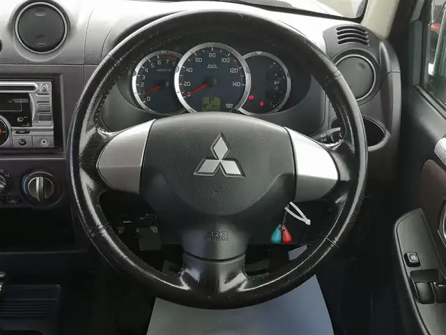 三菱 パジェロ ミニ エクシード 茨城県 2010(平22)年 5万km クールシルバーM/ラズベリーレッドP 純正チューナー/【ラジオ・CD・USB・AUX】/ルーフレール/ETC/４WD/ハロゲンライト/Fフォグ/ヘッドライトレベライザー/電格ミラー/純正フロアマット/純正アルミホイール/ドアバイザー/背面タイヤ