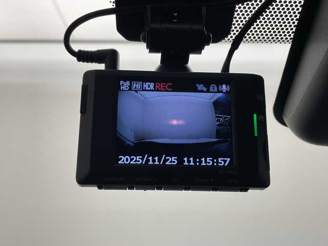 トヨタ ヤリスクロス ハイブリッド G 愛媛県 2020(令2)年 4.4万km ホワイトパールクリスタルシャイン 純正８型ナビ／衝突被害軽減ブレーキ／アダプティブクルーズコントロール／レーンアシスト／バックカメラ／フルセグ／Ｂｌｕｅｔｏｏｔｈ／ビルドインＥＴＣ／前後コーナーセンサー／前後ドライブレコーダー／禁煙