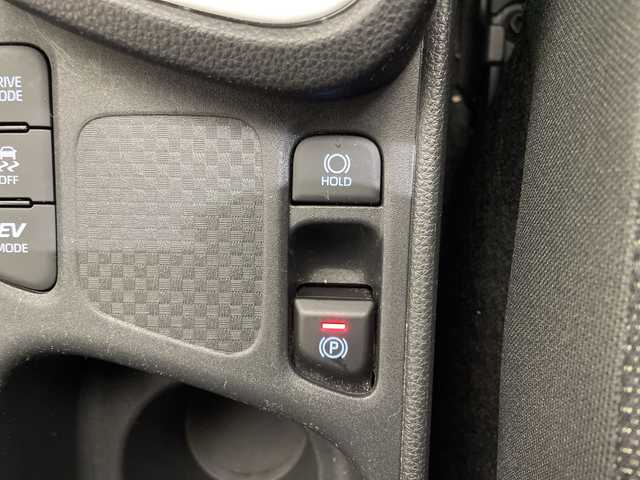 トヨタ ヤリスクロス ハイブリッド G 愛媛県 2020(令2)年 4.4万km ホワイトパールクリスタルシャイン 純正８型ナビ／衝突被害軽減ブレーキ／アダプティブクルーズコントロール／レーンアシスト／バックカメラ／フルセグ／Ｂｌｕｅｔｏｏｔｈ／ビルドインＥＴＣ／前後コーナーセンサー／前後ドライブレコーダー／禁煙