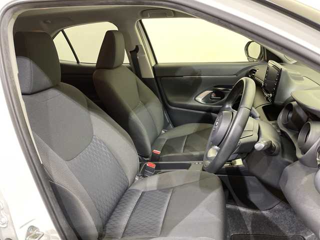 トヨタ ヤリスクロス ハイブリッド G 愛媛県 2020(令2)年 4.4万km ホワイトパールクリスタルシャイン 純正８型ナビ／衝突被害軽減ブレーキ／アダプティブクルーズコントロール／レーンアシスト／バックカメラ／フルセグ／Ｂｌｕｅｔｏｏｔｈ／ビルドインＥＴＣ／前後コーナーセンサー／前後ドライブレコーダー／禁煙