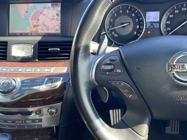 日産 フーガ 370GT タイプS 島根県 2012(平24)年 7.1万km ブリリアントシルバー メーカーナビゲーション/フルセグ BT CD DVD/クルーズコントロール/パドルシフト/バックカメラ/D/N席パワーシート/ビルトインETC/HIDヘッドライト/AUTOライト/フォグライト/ハーフレザーシート(合皮)/革巻きステアリング/ステアリングリモコン/ISOFIX/純正20インチアルミホイール