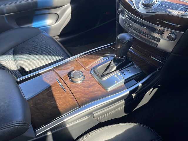 日産 フーガ 370GT タイプS 島根県 2012(平24)年 7.1万km ブリリアントシルバー メーカーナビゲーション/フルセグ BT CD DVD/クルーズコントロール/パドルシフト/バックカメラ/D/N席パワーシート/ビルトインETC/HIDヘッドライト/AUTOライト/フォグライト/ハーフレザーシート(合皮)/革巻きステアリング/ステアリングリモコン/ISOFIX/純正20インチアルミホイール