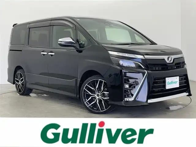 トヨタ ヴォクシー ZS 煌Ⅱ 富山県 2020(令2)年 3.8万km ブラック 純正ナビ【NSZT-W68T】/（AM/FM/CD/DVD/USB/SD/BT）/フルセグTV/バックカメラ/両側パワースライドドア/プリクラッシュセーフティ/クルーズコントロール/レーンディパーチャーアラート/オートマチックハイビーム/LEDヘッドライト/クリアランスソナー/社外１９インチAW/スマートキー×２/プッシュスタート/ドライブレコーダー前後/ビルトインETC/社外フロアマット/取扱説明書/保証書