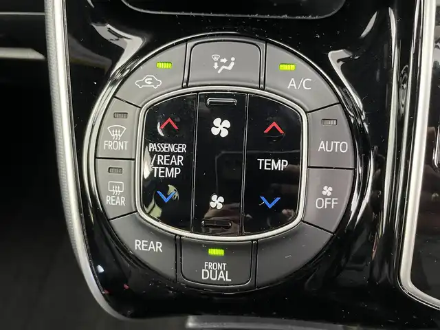 トヨタ ヴォクシー ZS 煌Ⅱ 富山県 2020(令2)年 3.8万km ブラック 純正ナビ【NSZT-W68T】/（AM/FM/CD/DVD/USB/SD/BT）/フルセグTV/バックカメラ/両側パワースライドドア/プリクラッシュセーフティ/クルーズコントロール/レーンディパーチャーアラート/オートマチックハイビーム/LEDヘッドライト/クリアランスソナー/社外１９インチAW/スマートキー×２/プッシュスタート/ドライブレコーダー前後/ビルトインETC/社外フロアマット/取扱説明書/保証書