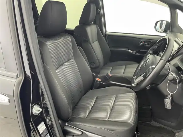 トヨタ ヴォクシー ZS 煌Ⅱ 富山県 2020(令2)年 3.8万km ブラック 純正ナビ【NSZT-W68T】/（AM/FM/CD/DVD/USB/SD/BT）/フルセグTV/バックカメラ/両側パワースライドドア/プリクラッシュセーフティ/クルーズコントロール/レーンディパーチャーアラート/オートマチックハイビーム/LEDヘッドライト/クリアランスソナー/社外１９インチAW/スマートキー×２/プッシュスタート/ドライブレコーダー前後/ビルトインETC/社外フロアマット/取扱説明書/保証書