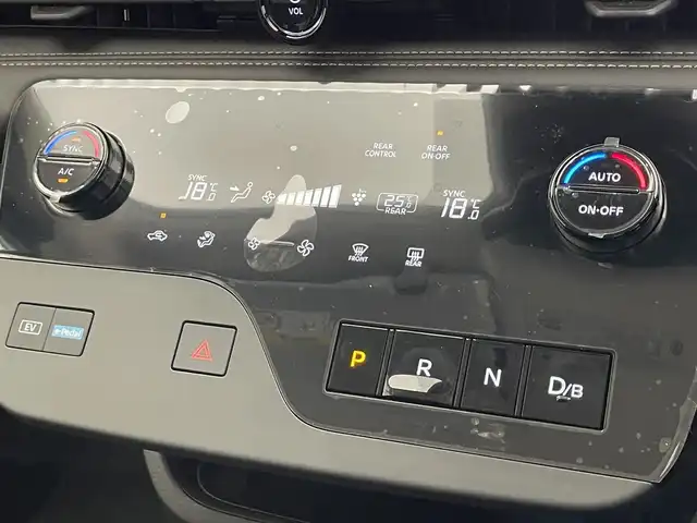 日産 セレナ e－パワー ハイウェイスター V 愛知県 2025(令7)年 0.1万km未満 パールⅡ 登録済未使用車　純正１２．３型ナビ　ＴＶ　ＨＤＭＩ　カープレイ　全方位カメラ　プロパイロット　デジタルインナーミラー　前後ドラレコ内蔵型　ワイヤレス充電　ＥＴＣ　ＢＳＭ　衝突軽減　追従クルコン　禁煙車/e-POWER　ハイウエイスターV　ヘッドランプ オートレベライザー+アダプティブLEDヘッドライトシステム+インテリジェント アラウンドビューモニター（移動物 検知機能付）+インテリジェント ルームミラー+アドバンスドドライブアシストディスプレイ（12.3インチカラーディスプレイ）+統合型インターフェースディスプレイ+ワイヤレス充電器+6スピーカー+NissanConnectナビゲーションシステム（地デジ内蔵）+車載通信ユニット（TCU［Telematics Control Unit］）+ETC2.0ユニット（ビルトインタイプ）+ドライブレコーダー（前後セット）+プロパイロット（ナビリンク機能付）+プロパイロット緊急停止支援システム（SOSコール機能付）+SOSコール（488/400円）