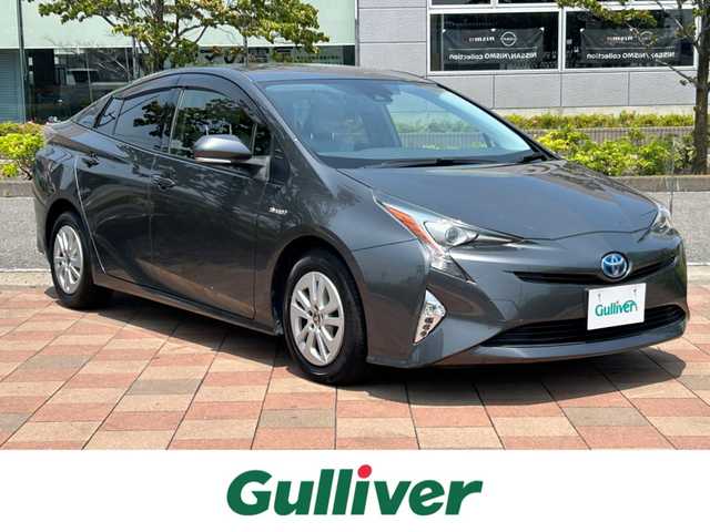 トヨタ プリウス S 福島県 2016(平28)年 7.7万km グレーメタリック ワンオーナー/トヨタセーフティセンス/純正SDナビ/　【フルセグ/CD/DVD/BT/AUX/SD】/バックカメラ/ステアリングリモコン/レーダークルーズコントロール/ビルトインETC/純正ドアバイザー/純正フロアマット/LEDヘッドライト（AUTO機能付き）/　・フォグランプ/オートマチックハイビーム/横滑り防止機能/レーンキープアシスト/アイドリングストップ