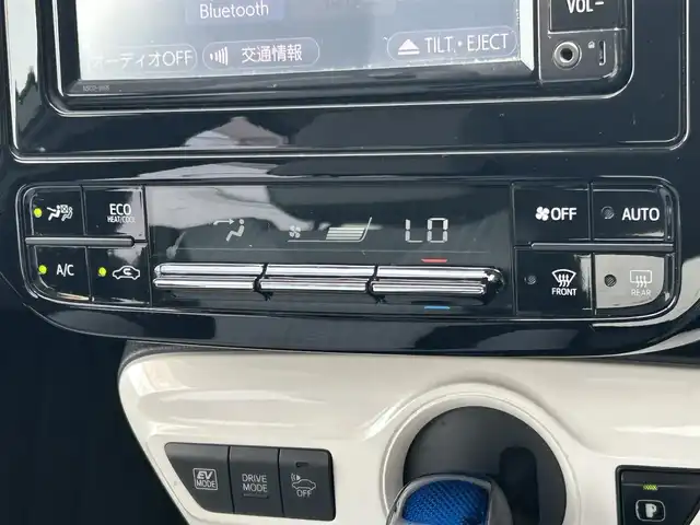 トヨタ プリウス S 福島県 2016(平28)年 7.7万km グレーメタリック ワンオーナー/トヨタセーフティセンス/純正SDナビ/　【フルセグ/CD/DVD/BT/AUX/SD】/バックカメラ/ステアリングリモコン/レーダークルーズコントロール/ビルトインETC/純正ドアバイザー/純正フロアマット/LEDヘッドライト（AUTO機能付き）/　・フォグランプ/オートマチックハイビーム/横滑り防止機能/レーンキープアシスト/アイドリングストップ