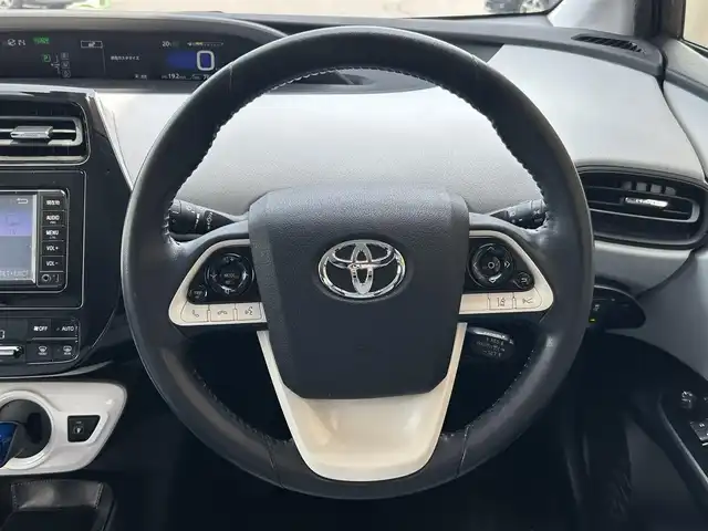 トヨタ プリウス S 福島県 2016(平28)年 7.7万km グレーメタリック ワンオーナー/トヨタセーフティセンス/純正SDナビ/　【フルセグ/CD/DVD/BT/AUX/SD】/バックカメラ/ステアリングリモコン/レーダークルーズコントロール/ビルトインETC/純正ドアバイザー/純正フロアマット/LEDヘッドライト（AUTO機能付き）/　・フォグランプ/オートマチックハイビーム/横滑り防止機能/レーンキープアシスト/アイドリングストップ