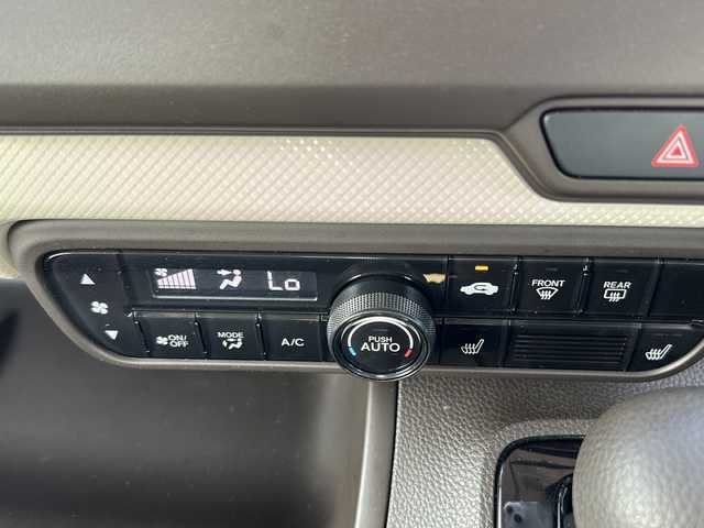 ホンダ Ｎ ＢＯＸ L 栃木県 2021(令3)年 3.9万km クリスタルブラックパール 純正SDナビ/フルセグ/Bluetooth/DISC/バックカメラ/ビルトインETC/ホンダセンシング/・衝突軽減ブレーキ（CMBS）/・誤発進抑制機能 /・路外逸脱抑制機能/・アダプティブクルーズコントロール（ACC）/・先行車発進お知らせ機能/・標識認識機能/・オートハイビーム/シートヒーター/スマートキー/スペアキー/純正フロアマット