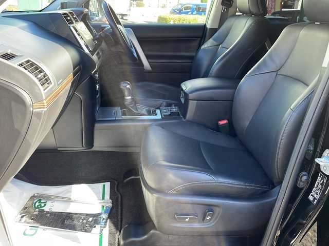 トヨタ ランドクルーザー プラド TZ－G 東京都 2020(令2)年 8.1万km ブラック 新車時保証書/取扱説明書/F/S/Rエアロ/ルーフレール/プリクラッシュセーフティー/レーダークルーズコントロール/ブラインドスポットモニター/オートマチックハイビーム/純正メーカーナビ/AM/FM/USB/BT/Miracast/360度カメラ　ETC【2.0】/ドライブレコーダー【前後】/AC100V100W/レザーシート　サンルーフ/シートヒーター/ベンチレーター/LEDヘッドライト/スマートキー×3/パドルシフト付ウッドコンビハンドル/サイド/カーテン/ニーエアバック/純正19インチアルミ