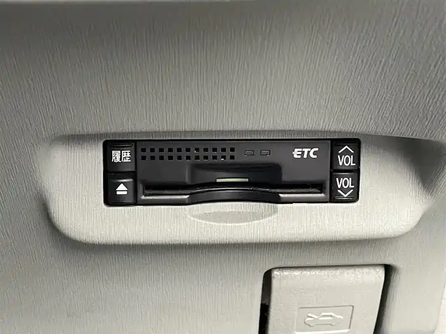 トヨタ プリウス S　LEDエディション 滋賀県 2011(平23)年 12.9万km ホワイトパールクリスタルシャイン ALPINE8インチナビ/・フルセグTV/・CD/・DVD/・SD/バックカメラ/クルーズコントロール/LEDヘッドライト/オートライト/ビルトインETC/スマートキー/スペアキー/ETC/ステアリングリモコン