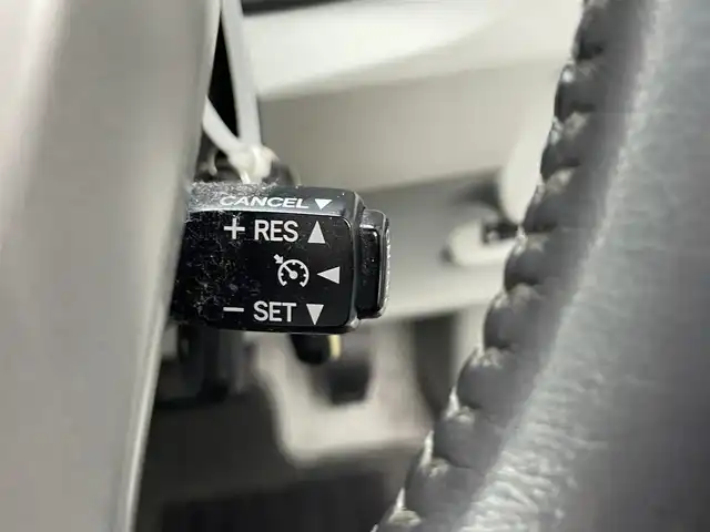 トヨタ プリウス S　LEDエディション 滋賀県 2011(平23)年 12.9万km ホワイトパールクリスタルシャイン ALPINE8インチナビ/・フルセグTV/・CD/・DVD/・SD/バックカメラ/クルーズコントロール/LEDヘッドライト/オートライト/ビルトインETC/スマートキー/スペアキー/ETC/ステアリングリモコン