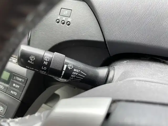 トヨタ プリウス S　LEDエディション 滋賀県 2011(平23)年 12.9万km ホワイトパールクリスタルシャイン ALPINE8インチナビ/・フルセグTV/・CD/・DVD/・SD/バックカメラ/クルーズコントロール/LEDヘッドライト/オートライト/ビルトインETC/スマートキー/スペアキー/ETC/ステアリングリモコン