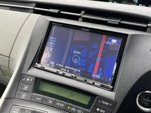 トヨタ プリウス S　LEDエディション 滋賀県 2011(平23)年 12.9万km ホワイトパールクリスタルシャイン ALPINE8インチナビ/・フルセグTV/・CD/・DVD/・SD/バックカメラ/クルーズコントロール/LEDヘッドライト/オートライト/ビルトインETC/スマートキー/スペアキー/ETC/ステアリングリモコン