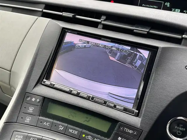 トヨタ プリウス S　LEDエディション 滋賀県 2011(平23)年 12.9万km ホワイトパールクリスタルシャイン ALPINE8インチナビ/・フルセグTV/・CD/・DVD/・SD/バックカメラ/クルーズコントロール/LEDヘッドライト/オートライト/ビルトインETC/スマートキー/スペアキー/ETC/ステアリングリモコン