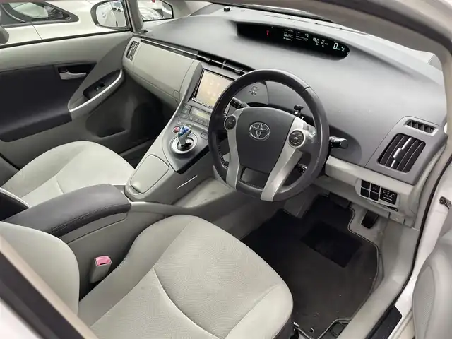 トヨタ プリウス S　LEDエディション 滋賀県 2011(平23)年 12.9万km ホワイトパールクリスタルシャイン ALPINE8インチナビ/・フルセグTV/・CD/・DVD/・SD/バックカメラ/クルーズコントロール/LEDヘッドライト/オートライト/ビルトインETC/スマートキー/スペアキー/ETC/ステアリングリモコン