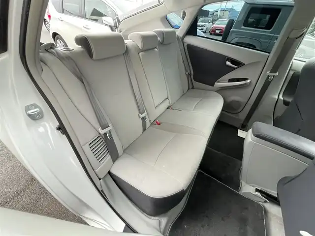 トヨタ プリウス S　LEDエディション 滋賀県 2011(平23)年 12.9万km ホワイトパールクリスタルシャイン ALPINE8インチナビ/・フルセグTV/・CD/・DVD/・SD/バックカメラ/クルーズコントロール/LEDヘッドライト/オートライト/ビルトインETC/スマートキー/スペアキー/ETC/ステアリングリモコン