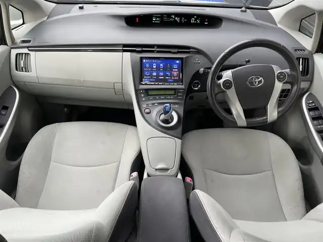トヨタ プリウス S　LEDエディション 滋賀県 2011(平23)年 12.9万km ホワイトパールクリスタルシャイン ALPINE8インチナビ/・フルセグTV/・CD/・DVD/・SD/バックカメラ/クルーズコントロール/LEDヘッドライト/オートライト/ビルトインETC/スマートキー/スペアキー/ETC/ステアリングリモコン