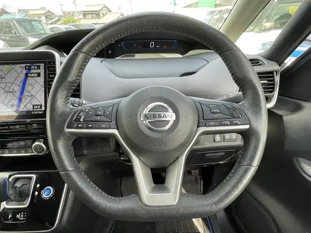 日産 セレナ e－パワー ハイウェイスター V 愛知県 2019(令1)年 9.1万km ダークメタルグレー ワンオーナー　/アラウンドビューモニター　/両側パワースライドドア　/純正フリップダウンモニター　/メーカーナビ　/ＤＴＶ　/ＢＴ　/ＥＴＣ　/Ｆドラレコ　/ハンドルヒーター　/純正フロアマット/冬タイヤ積み込み