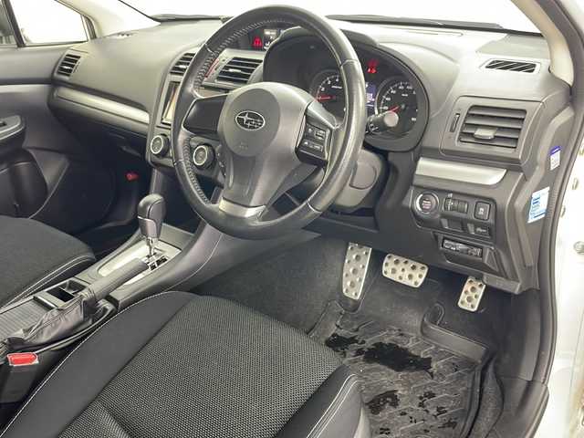 スバル インプレッサ ＸＶ 2．0i－L アイサイト 道央・札幌 2012(平24)年 4.6万km サテンホワイトパール ・4WD/・社外ナビ&CD&DVD&BT&TV/・バックカメラ/・アイサイト/・クルーズコントロール/・アイドリングストップ/・パドルシフト/・ビルトインETC/・純正フロアマット/・プッシュスタート/・HIDヘッドライト/・オートライト/・スマートキー/・スペアキー