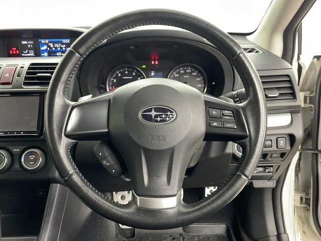 スバル インプレッサ ＸＶ 2．0i－L アイサイト 道央・札幌 2012(平24)年 4.6万km サテンホワイトパール ・4WD/・社外ナビ&CD&DVD&BT&TV/・バックカメラ/・アイサイト/・クルーズコントロール/・アイドリングストップ/・パドルシフト/・ビルトインETC/・純正フロアマット/・プッシュスタート/・HIDヘッドライト/・オートライト/・スマートキー/・スペアキー