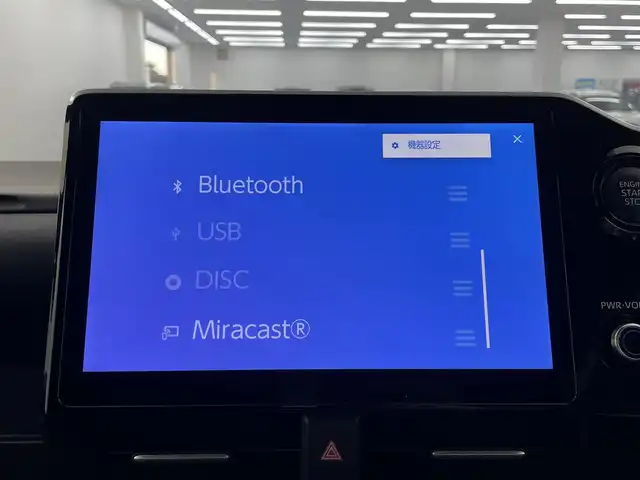 トヨタ ヴォクシー S－Z 埼玉県 2024(令6)年 1.4万km ホワイトパールクリスタルシャイン 禁煙車　快適利便ＰＫＧ　モデリスタエアロ　３眼ヘッドライト　純正１０．５型ナビ　ＣＤ　ＤＶＤ　ＢＴ　ＨＤＭＩ　ＥＴＣ２．０　アダプティブハイビーム　シートヒーター　バックカメラ　電動リアゲート