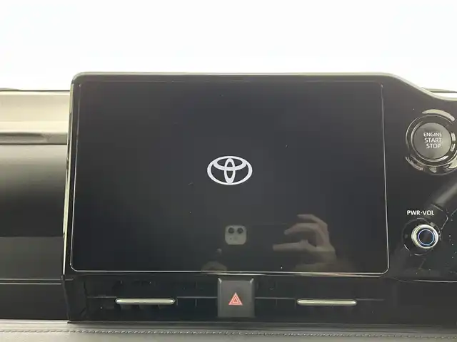 トヨタ ヴォクシー S－Z 埼玉県 2024(令6)年 1.4万km ホワイトパールクリスタルシャイン 禁煙車　快適利便ＰＫＧ　モデリスタエアロ　３眼ヘッドライト　純正１０．５型ナビ　ＣＤ　ＤＶＤ　ＢＴ　ＨＤＭＩ　ＥＴＣ２．０　アダプティブハイビーム　シートヒーター　バックカメラ　電動リアゲート