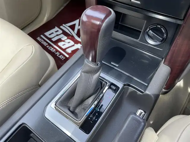 トヨタ ランドクルーザー プラド TX Lパッケージ 千葉県 2017(平29)年 2.1万km ホワイトパールクリスタルシャイン AIS検査済み/RAYSチームデイトナFDXアルミホイール/BFグッドリッチM/T KM2ホワイトレタータイヤ/リフトアップキット（フロント40ミリリア20ミリ）（社外）/ルーフラック/フロントカメラ＋モニターセット（社外）/サンルーフ/SDナビ/フルセグ/バックカメラ/ベージュ革シート/前席パワーシート/シートヒーター/電動格納サードシート/クルーズコントロール/ETC/JAOSオーバーフェンダー（社外）/JAOSフェンダーガーニッシュ（社外）/ウッド調ステアリング（社外）/【2406037343】/【社外パーツ取付有】