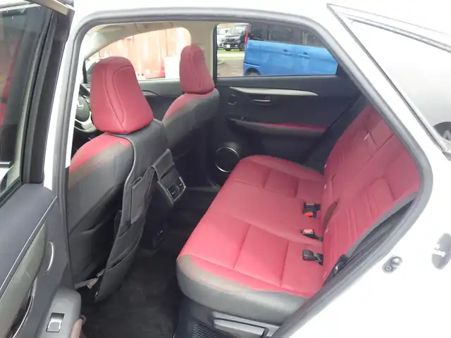 レクサス ＮＸ 300h Iパッケージ 千葉県 2019(平31)年 4.4万km ソニッククォーツ Lexus Safety System+/・プリクラッシュセーフティ/・レーンディパーチャーアラート/・オートハイビーム/・レーダークルーズコントロール/・ブラインドスポットモニター/アイドリングストップ/パワーバックドア/パノラマガラスルーフ/純正SDナビ/地デジTV/【DVD/CD再生機能　Bluetooth接続】/パノラミックビューモニター/リバース連動ドアミラー（左/右）/革巻きステアリング/ステアリングヒーター/ステアリングスイッチ/パドルシフト/前席パワーシート/シートヒーター/ETC（2.0）/LEDヘッドライト/LEDフォグライト/ウインカーミラー/クリアランスソナー/純正18インチアルミホイル/サイド/カーテンエアバッグ/スマートキー