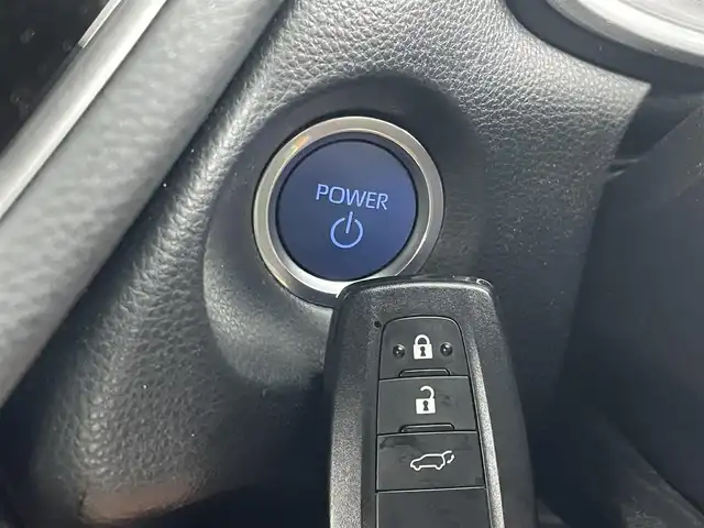 トヨタ カローラ クロス ハイブリッド Z 茨城県 2023(令5)年 3.1万km プラチナホワイトパールマイカ 純正DA/全方位カメラ/衝突被害軽減ブレーキ/車線逸脱抑制装置/レーダークルーズコントロール/オートマチックハイビーム/クリアランスソナー/BSM/ETC/ドラレコ/シートヒーター/純正18インチAW/LEDヘッドライト/スマートキー