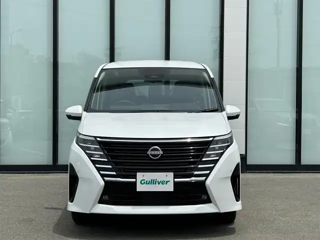 日産 セレナ e－パワー ハイウェイスター V 大阪府 2025(令7)年 0.1万km未満 プリズムホワイト 純正１２．３インチナビ/   フルセグTV/Bluetooth/USB/衝突軽減/ＢＳＭ/プロパイロット/全方位モニター/後席モニター/スマートルームミラー/両側パワースライドドア/アイドリングストップ/ワイヤレス充電/ドライブレコーダー/コーナーセンサー/純正16インチアルミホイール/純正フロアマット/スマートキー/ＥＴＣ/ＬＥＤライト