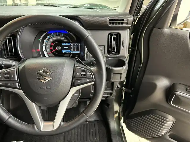 スズキ ハスラー Jスタイル ターボ 東京都 2021(令3)年 1.4万km クールカーキパールメタリック/ホワイト2トーンルーフ ワンオーナー/純正ナビ/(CD/DVD/Bluetooth/TVフルセグ/USB/スマートフォンリンク)/バック&全方位カメラ/前席シートヒーター/プリクラッシュセーフティ/レーダークルーズコントロール/LKA/前後コーナーセンサー/スマートキー/プッシュスタート/オートライト/LEDライト/ETC/純正フロアマット/ドライブレコーダー/(DRV5185)/ISOFIX/パドルシフト/革巻きステアリング/ステアリングスイッチ/ルーフレール/リアプライバシーガラス/アイドリングストップ/電動格納ウィンカーミラー/純正15インチアルミホイール/W+サイドSRS&ABS/横滑り防止装置/取扱説明書/ディーラー記録簿/(R6．1/R7．2)