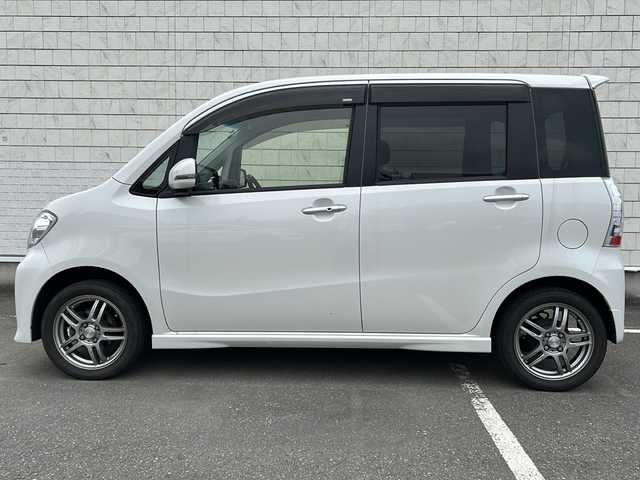 スバル ルクラ カスタム Rリミテッド 鳥取県 2013(平25)年 2.7万km パールホワイトⅢ ・４WD/・社外ナビ/・Bt接続/・フルセグTV/・バックカメラ/・アイドリングストップ/・ドライブレコーダー前方/・スマートキー/・スペアキー有/・アイドリングストップ/・AAC/・オートライト/・ドアバイザー
