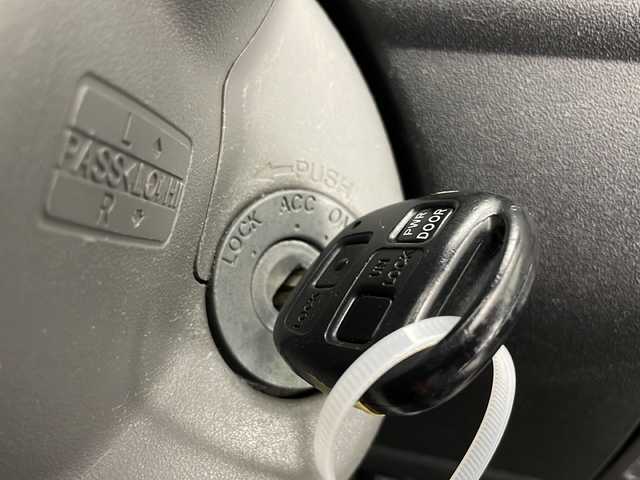 トヨタ シエンタ X LTD 宮崎県 2010(平22)年 4.8万km ホワイトパールマイカ/ダークブルーマイカM 社外ナビ　/Ｂｌｕｅｔｏｏｔｈ　/ＣＤ／ＤＶＤ/ＡＭ／ＦＭ　/片側パワースライドドア　/バックカメラ　/純正フロアーマット　/ドアバイザー /ｈキセノンヘッドライト/プロジェクターヘッドランプ/フォグランプ ETC