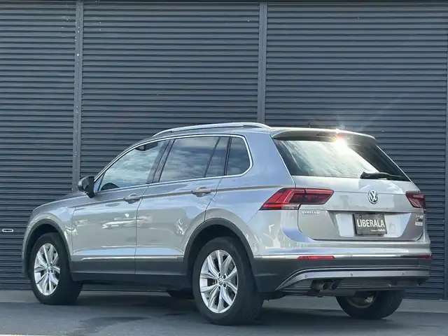 フォルクスワーゲン ティグアン TDI 4モーション ハイライン 茨城県 2019(令1)年 2.3万km タングステンシルバーメタリック オ-ルインSFT /360度カメラ/ACC /HUD /ナビ /フルセグTV /CarPlay/BT/USB/DVD /シートヒーター /LKA /BSM /パワーテールゲート /LEDヘッドライト /ETC2.0 /前後ドラレコ /純正18インチAW /ルーフレール /禁煙車