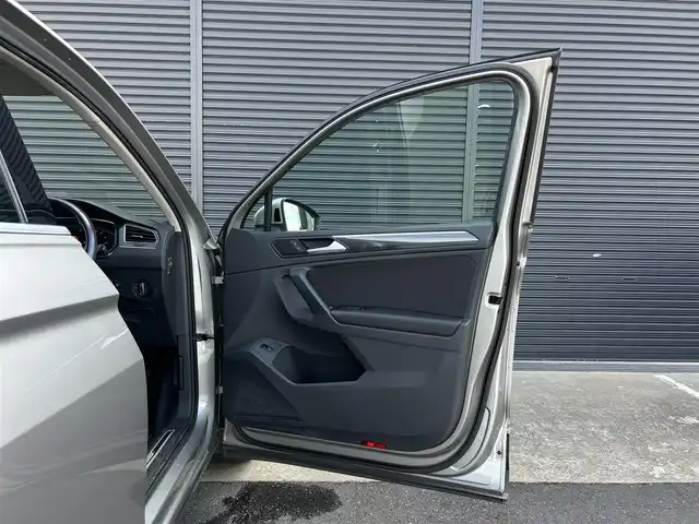 フォルクスワーゲン ティグアン TDI 4モーション ハイライン 茨城県 2019(令1)年 2.3万km タングステンシルバーメタリック オ-ルインSFT /360度カメラ/ACC /HUD /ナビ /フルセグTV /CarPlay/BT/USB/DVD /シートヒーター /LKA /BSM /パワーテールゲート /LEDヘッドライト /ETC2.0 /前後ドラレコ /純正18インチAW /ルーフレール /禁煙車