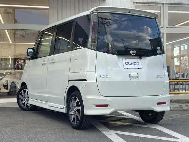 日産 ルークス ハイウェイスター ターボ LTD 大阪府 2011(平23)年 7万km スノーパールホワイト (株)IDOMが運営する【じしゃロン東大阪店】の自社ローン対象車両になります。こちらは現金ご利用時の価格です。/自社ローンご希望の方は別途その旨お申付け下さい。/社外ナビ【AVN558HD】/CD、DVD、ワンセグTV、MSV/バックカメラ/フォグライト/ターボ/両側パワースライドドア/ETC/取説＆保証書/スマートキー＆プッシュスタート