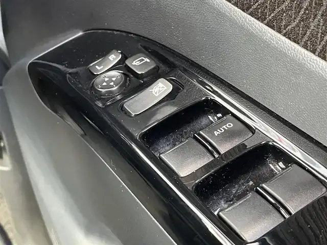 日産 ルークス ハイウェイスター ターボ LTD 大阪府 2011(平23)年 7万km スノーパールホワイト (株)IDOMが運営する【じしゃロン東大阪店】の自社ローン対象車両になります。こちらは現金ご利用時の価格です。/自社ローンご希望の方は別途その旨お申付け下さい。/社外ナビ【AVN558HD】/CD、DVD、ワンセグTV、MSV/バックカメラ/フォグライト/ターボ/両側パワースライドドア/ETC/取説＆保証書/スマートキー＆プッシュスタート