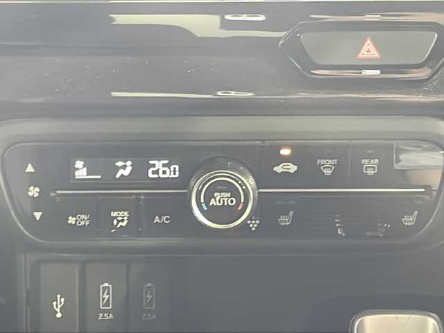 ホンダ Ｎ ＢＯＸ カスタム G L ホンダセンシング 沖縄県 2019(令1)年 5.6万km プラチナホワイトパール 禁煙車/県外仕入れ/8インチ純正ナビ/【CD/DVD/フルセグTV/BT】/片側パワースライドドア/バックカメラ/ドライブレコーダー/ETC/ステアリングリモコン/ホンダセンシング/→衝突被害軽減システム/→レーンキープアシスト/→コーナーセンサー/LEDヘッドライト/オートライト