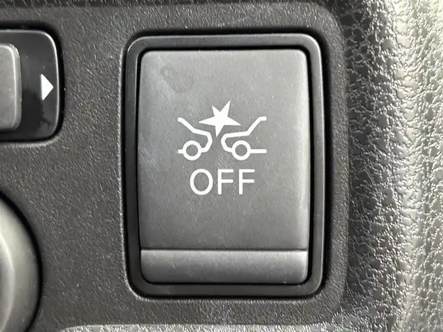 日産 ノート X 大阪府 2017(平29)年 5.6万km シャイニングブルー 純正ナビ（フルセグＴＶ／ＣＤ／ＤＶＤ／ＢＴ）/衝突被害軽減システム　/レーンキープ　/横滑り防止装置　　/オートライト　/純正フロアマット　/ステアリングスイッチ　/プッシュスタート　/電動格納式ドアミラー　/ＡＢＳ