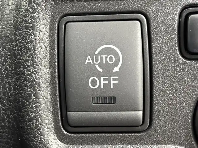 日産 ノート X 大阪府 2017(平29)年 5.6万km シャイニングブルー 純正ナビ（フルセグＴＶ／ＣＤ／ＤＶＤ／ＢＴ）/衝突被害軽減システム　/レーンキープ　/横滑り防止装置　　/オートライト　/純正フロアマット　/ステアリングスイッチ　/プッシュスタート　/電動格納式ドアミラー　/ＡＢＳ